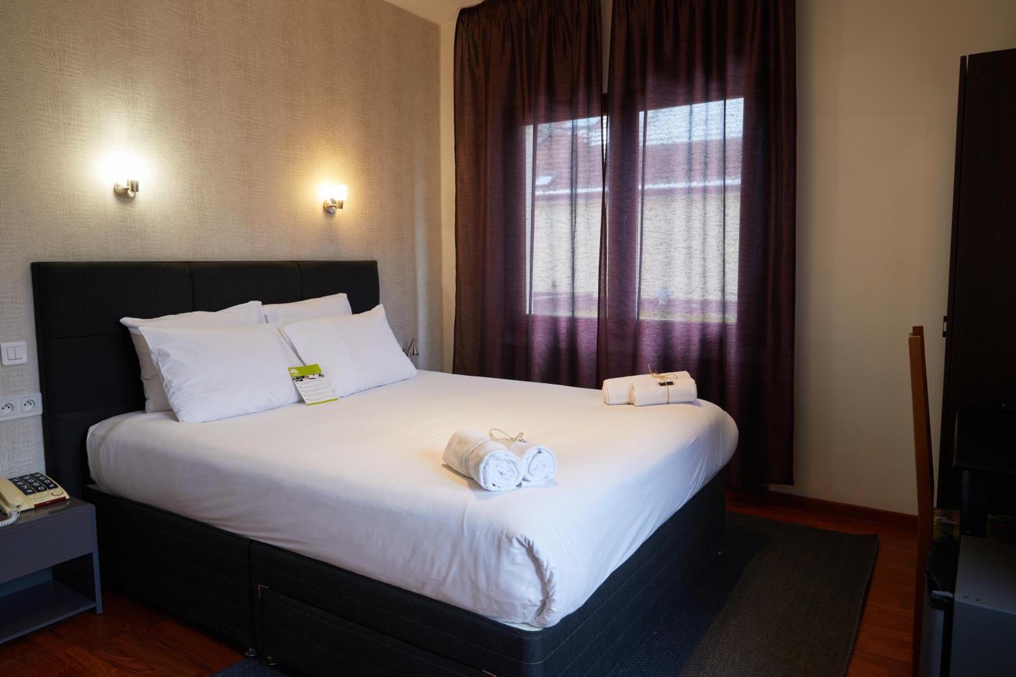 Hotel Le Divona "Au Coeur De Divonne" Экстерьер фото