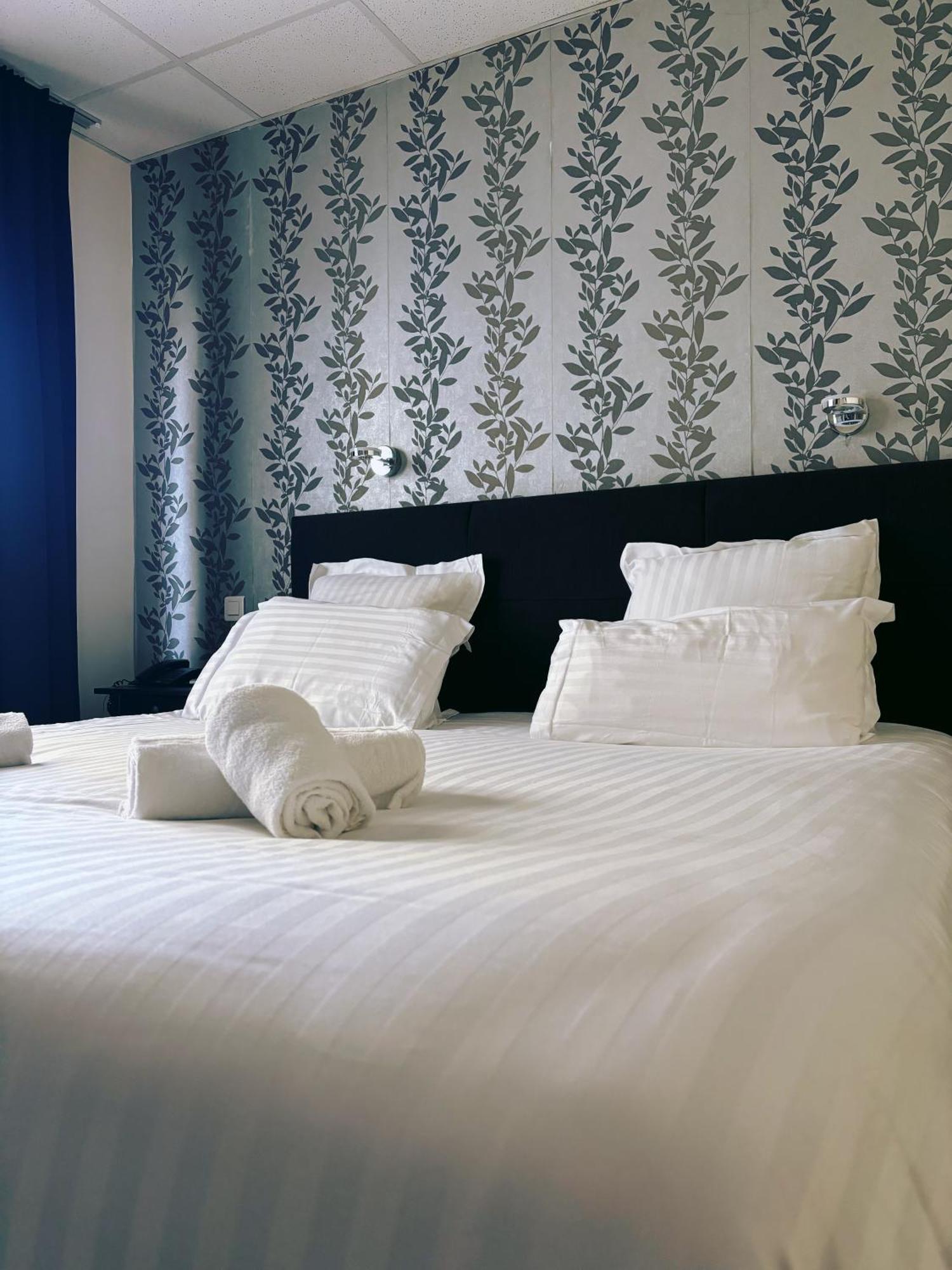 Hotel Le Divona "Au Coeur De Divonne" Экстерьер фото