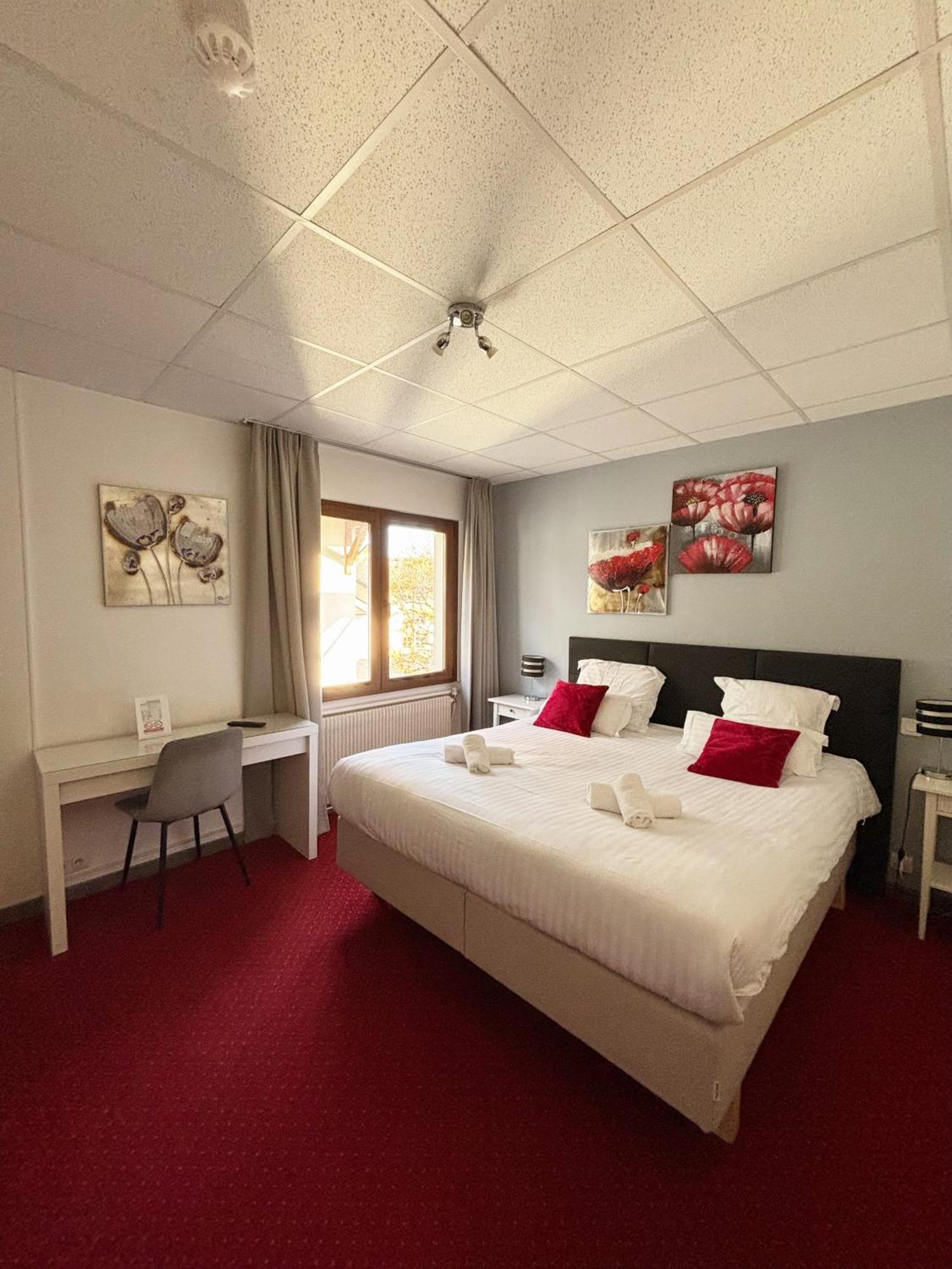 Hotel Le Divona "Au Coeur De Divonne" Экстерьер фото
