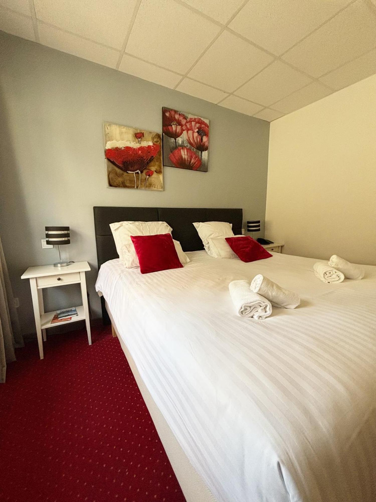 Hotel Le Divona "Au Coeur De Divonne" Экстерьер фото