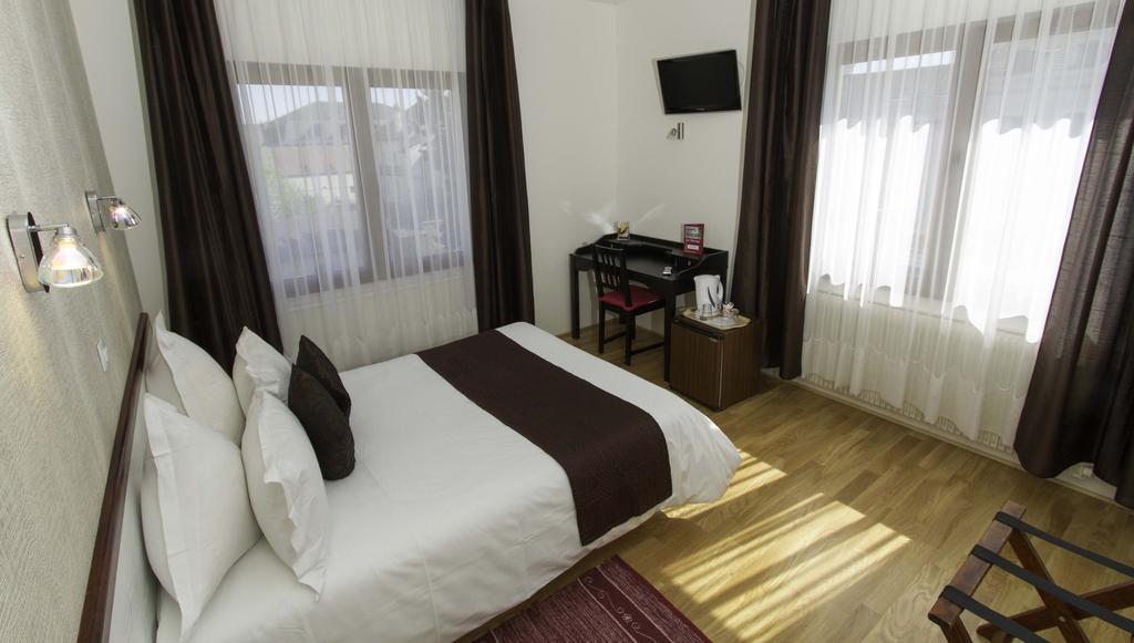 Hotel Le Divona "Au Coeur De Divonne" Номер фото