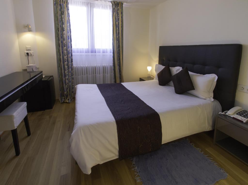 Hotel Le Divona "Au Coeur De Divonne" Номер фото